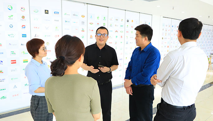 領(lǐng)導(dǎo)視察