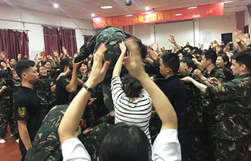 贏了一起狂，輸了一起扛！