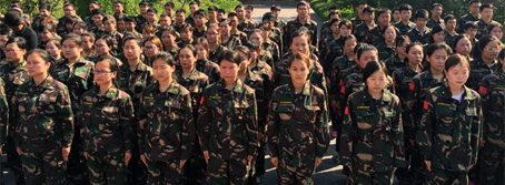 冬練三九，夏練三伏；火爆狼群，千錘百煉；