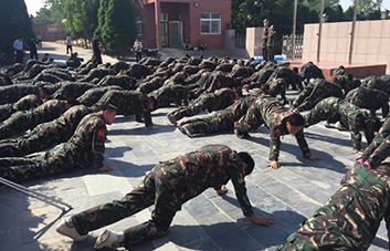 高溫炙烤，流汗不流淚、堅持不放棄！