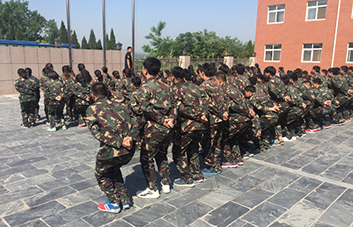 磨礪意志，奮發(fā)沖刺，展現(xiàn)自我！