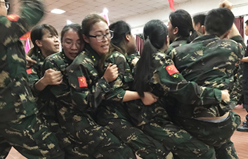 我們必須堅持，因為夢想和希望在前方！