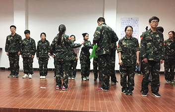 信守承諾，甘愿接受自己許下的懲罰諾言！