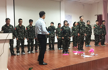 努力、拼搏！即使失敗，我們也將再次站起！