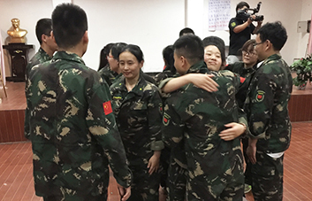 人生不易，要學會贊美他人！