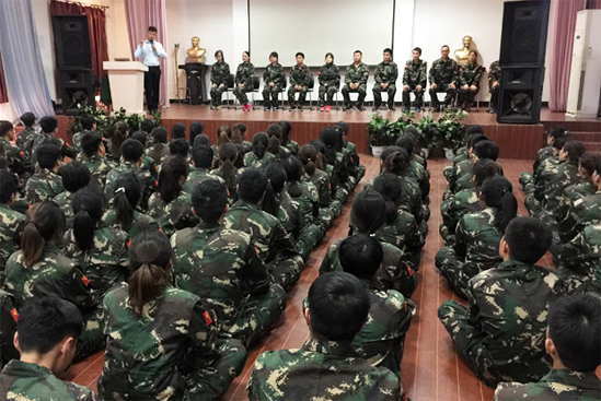 青春飛揚，全力向上；沒有哪家公司因為嚴格管理而倒閉！