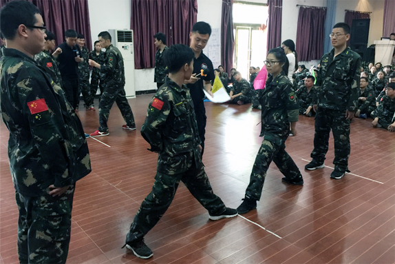 簡單石頭剪刀布，輸贏卻在彈指間！