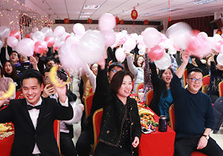 �g��Ц�Z(y��)���𱬾W(w��ng)ȫ�w�T���R��һ�ù���ʢ�磡