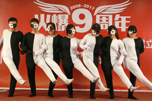 �{(di��o)ζƷ���ڰ��䡷��(chu��ng)���赸����һ�ӵ�ҕ�X�_����